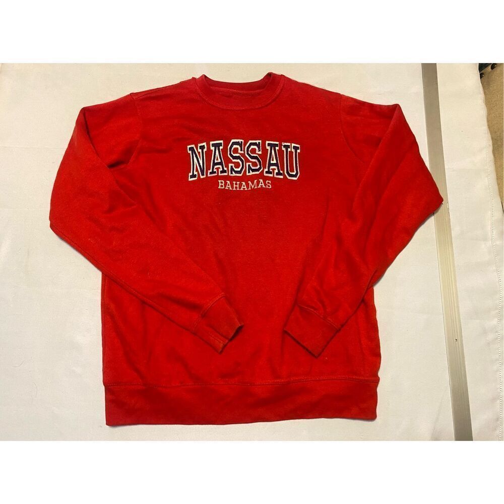 Vintage Nassau Sweatshirt Mens Small Red Bahamas Crewneck Pullover Outdoors